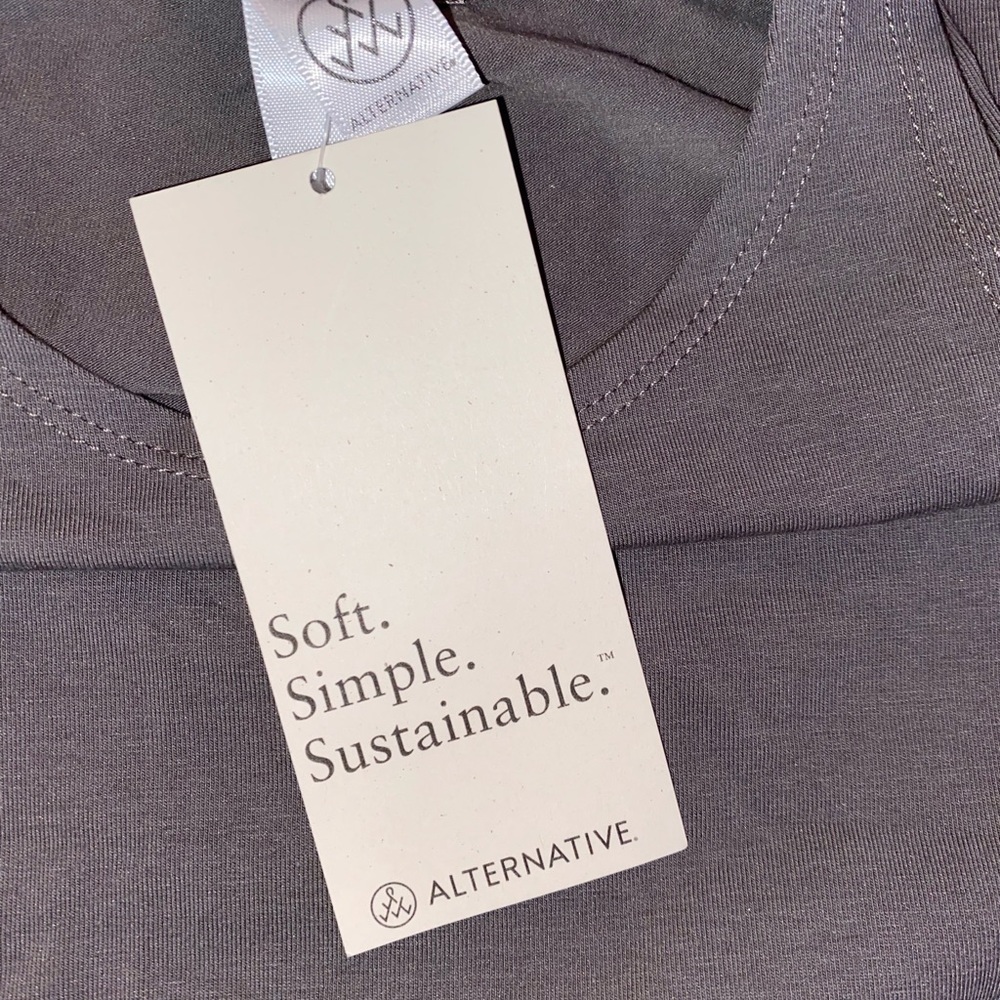 New Alternative gray workout top